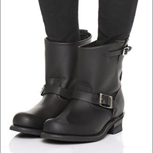 Frye Engineer Boots 🖤